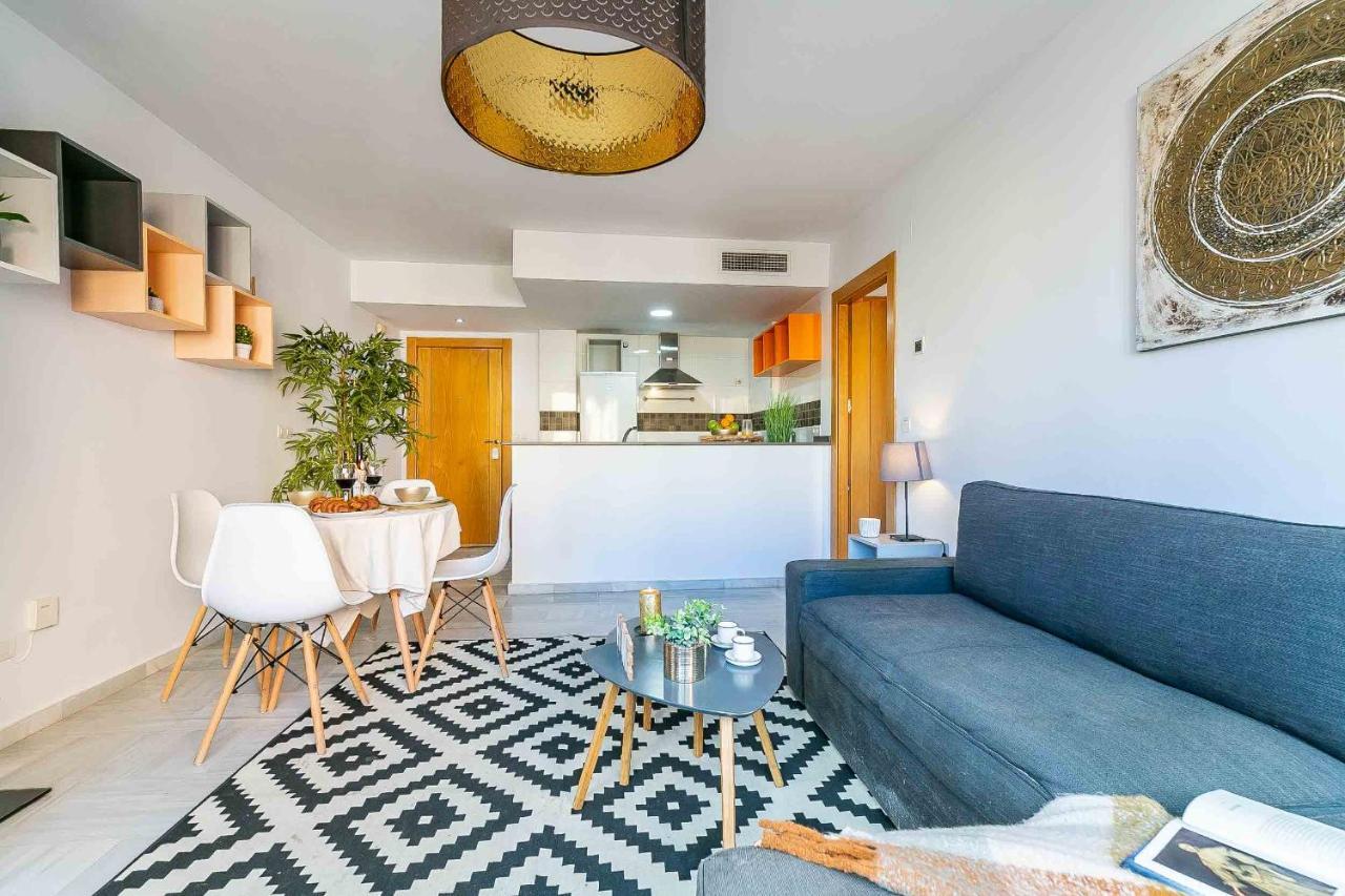 Carlos Haya Beautiful Apartment With Parking Malaga Exterior photo