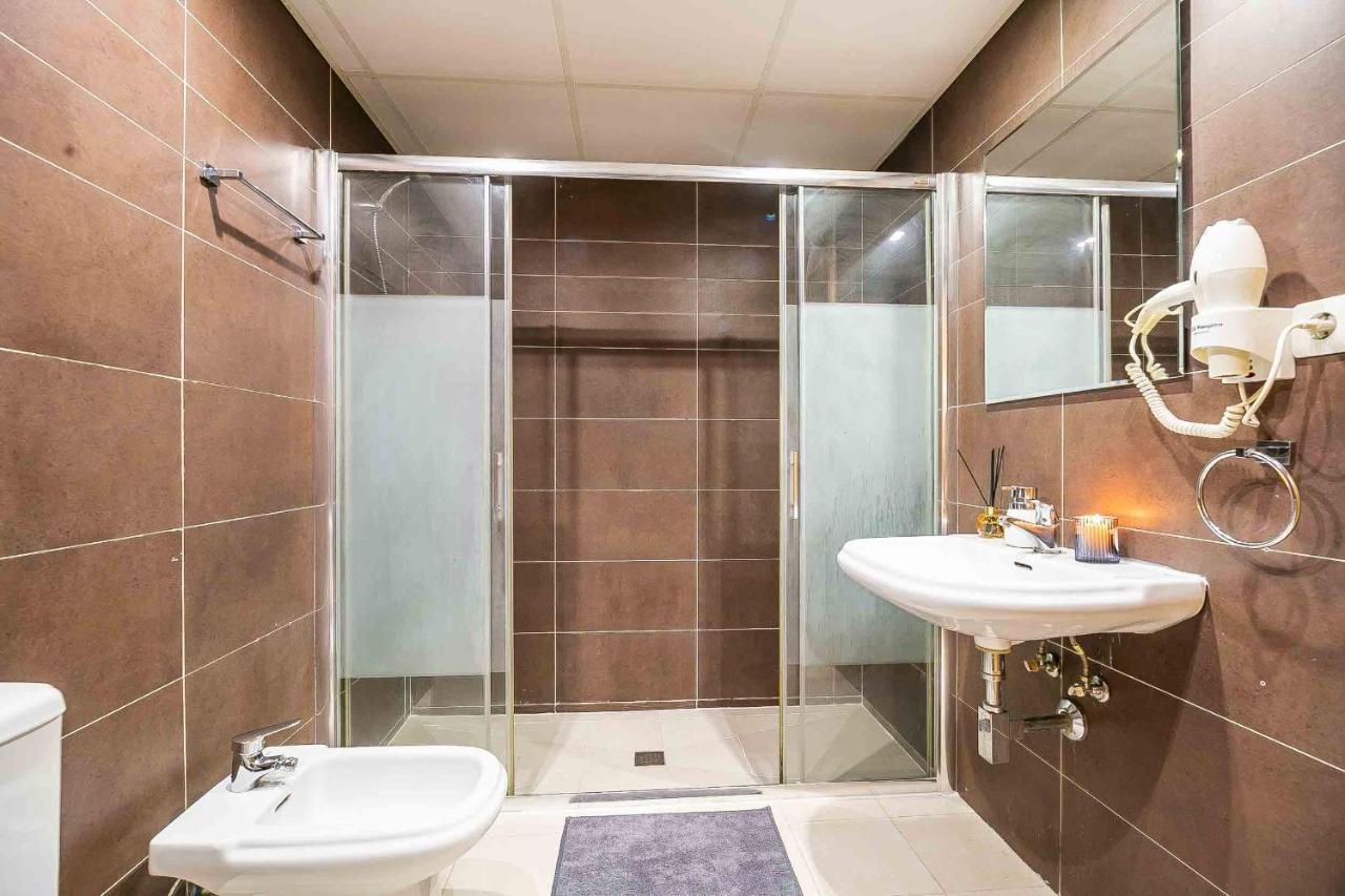 Carlos Haya Beautiful Apartment With Parking Malaga Exterior photo